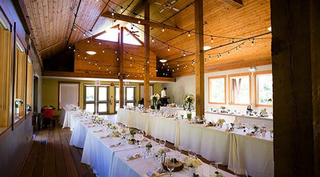 Spruce Grove Field House wedding image by Justa Jeskova